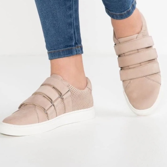 Vince Camuto Shoes - Vince Camuto BREYDA-280 Sz 9 Tan Leather
